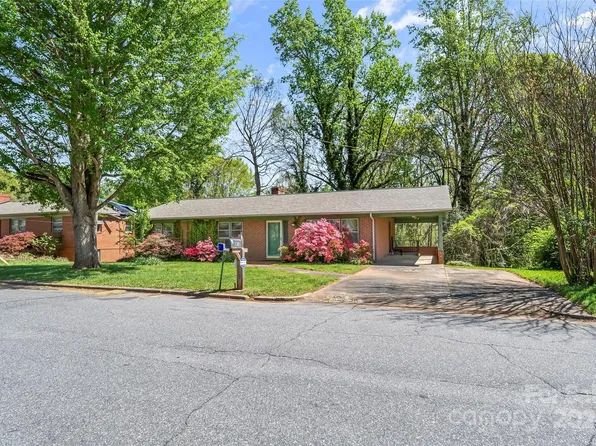 415 Alexander Ave, Morganton, NC 28655