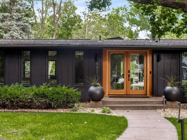 6801 Utica Ter, Chanhassen, MN 55317