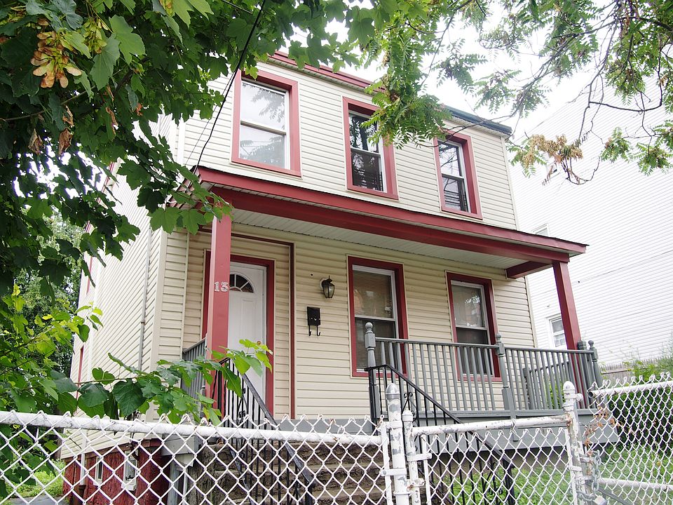 1st image of 13 Willow Pl