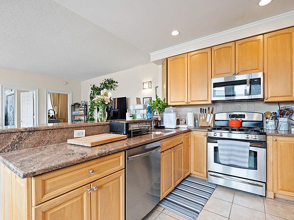 5th image of 311 Washington St APT 10A