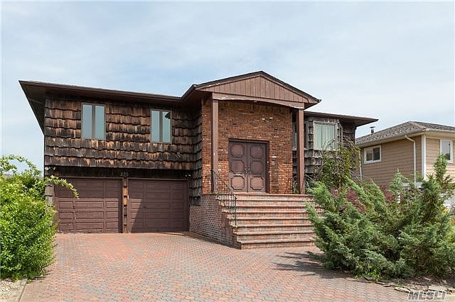 1st image of 270 Lagoon Dr W