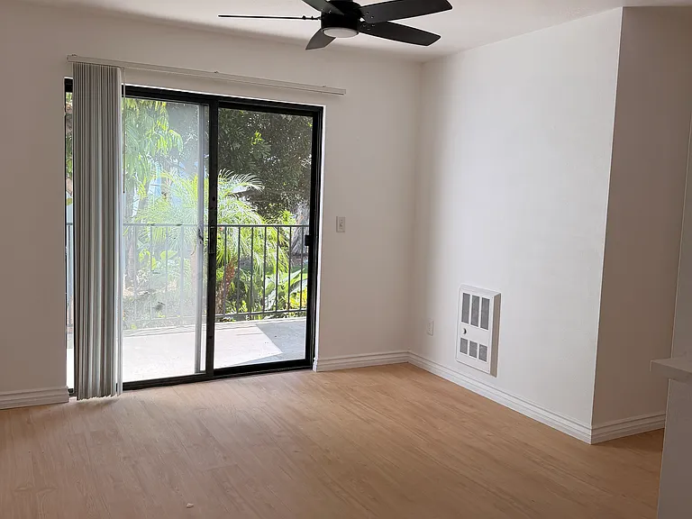 Salt & Vine Oceanside Apartments — Photo 29
