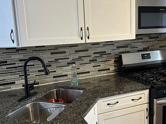 4th image of 4819 W George St Unit 2