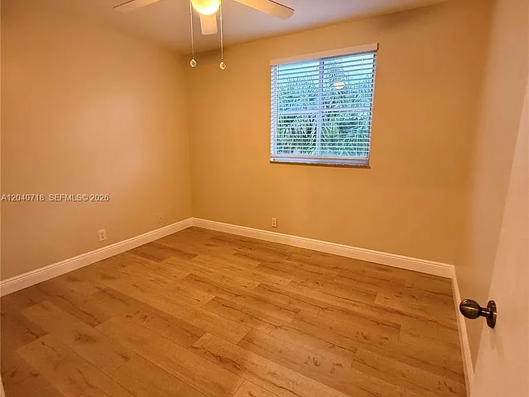 660 Sand Creek Cir — Photo 11