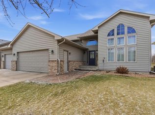 7805 S Hughes Ave, Sioux Falls, SD 57108