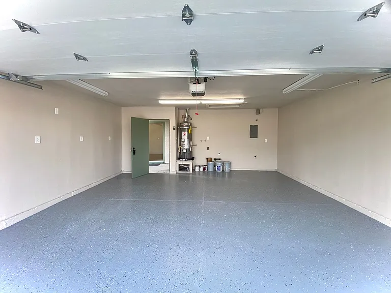 34323 Russell Ct — Photo 17