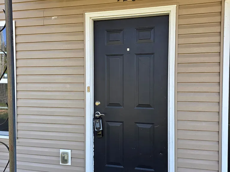 1262 Macedonia Dr — Photo 2