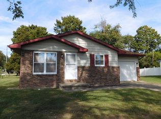 2200 Birch St, Olney, IL 62450