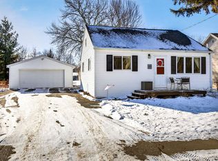 1221 Hillcrest Dr, Kaukauna, WI 54130