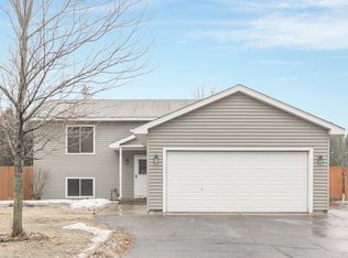 25825 Floral Ct, Wyoming, MN 55092