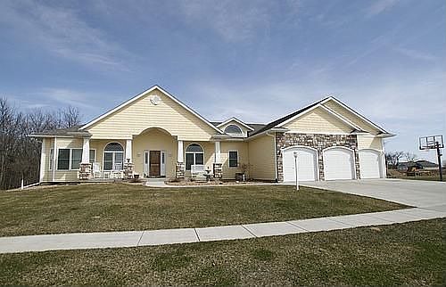 1st image of 1680 Poplar Ln