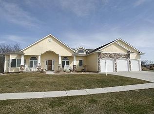 1680 Poplar Ln, North Liberty, IA 52317