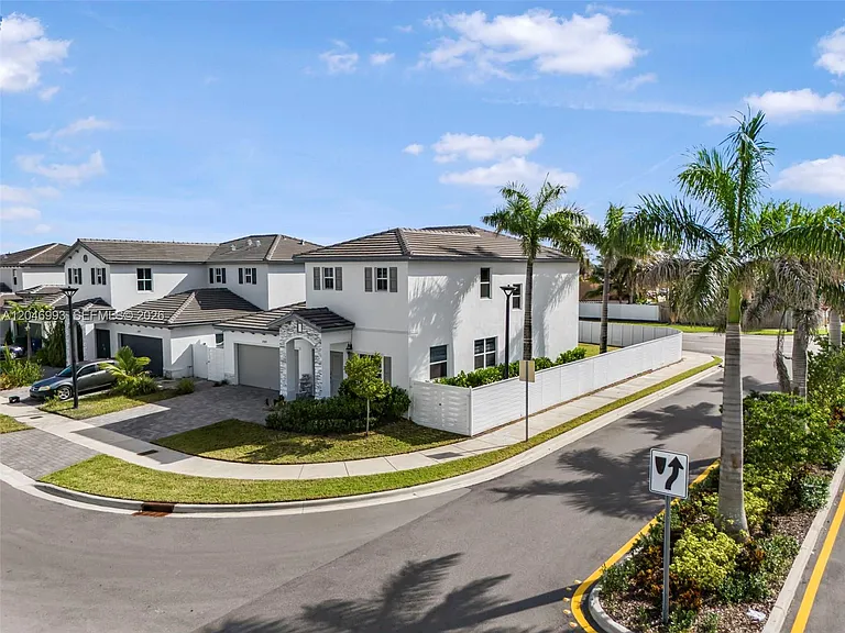 21189 SW 127th Ct — Photo 43