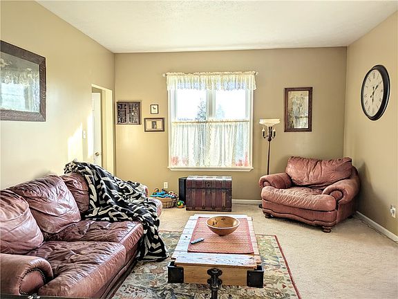 5th image of 220 Overholt Dr