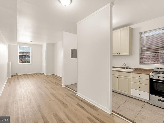 4th image of 1102 K St SE