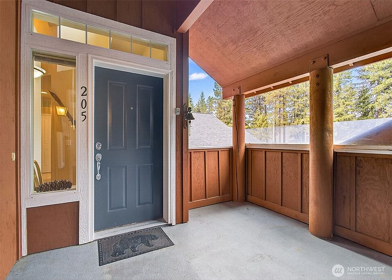 4th image of 20701 Club House Drive #205