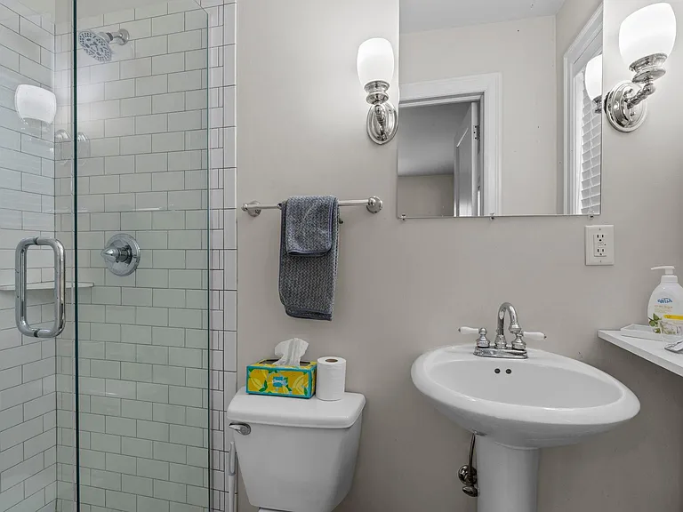 1785 Dupont Ave S #UPPER — Photo 28