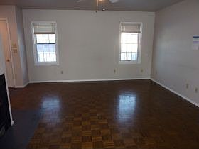 3rd image of 805 Greenwood Dr