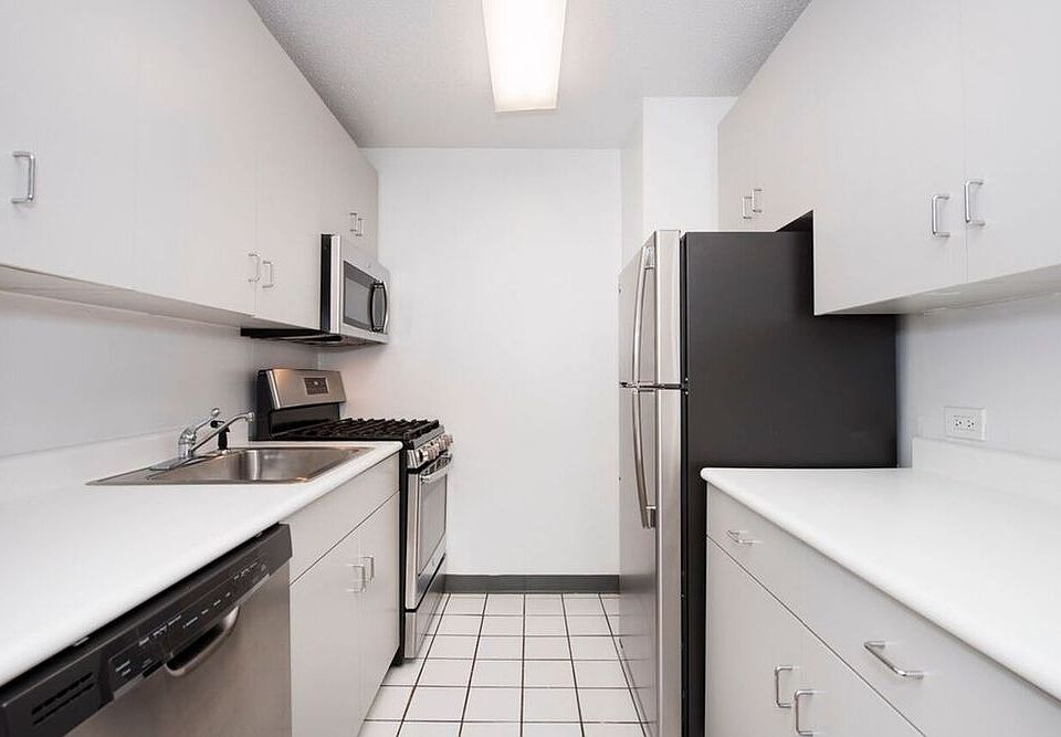 2nd image of 429 E 52nd St APT 33D