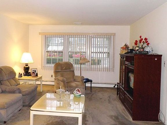 4th image of 129 Greenridge Ave