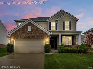 29926 Autumn Gold Dr, New Hudson, MI 48165