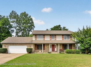15062 Duxbury Ln, Lansing, MI 48906