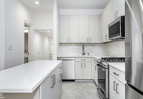 5th image of 117 W 82nd St APT 2