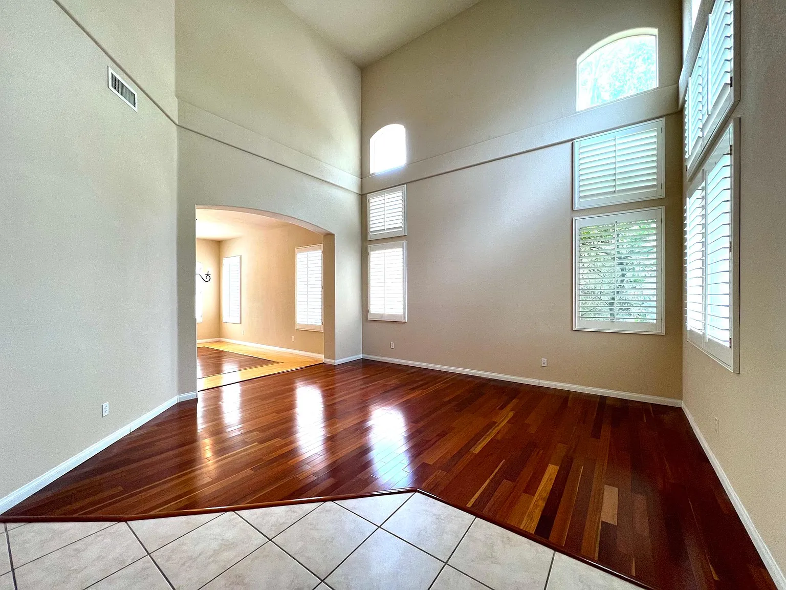 4 bed, 3573 sqft, $3,680 — Photo 3