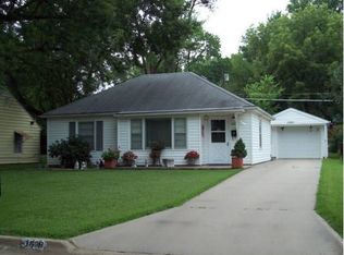 3629 SW Churchill Rd, Topeka, KS 66604