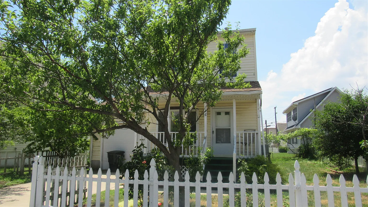 136 Houston Ave photo 1