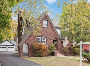 451 Sagamore Ave, Teaneck, NJ 07666