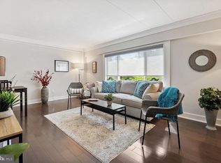 200 Locust St SE APT 102, Vienna, VA 22180