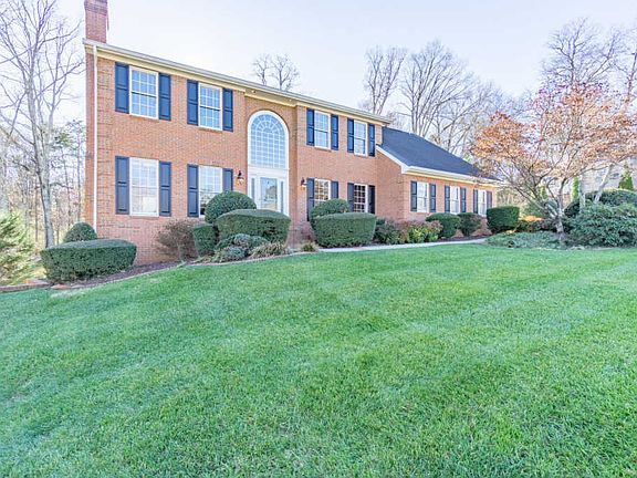 3rd image of 8300 Mill Race Dr