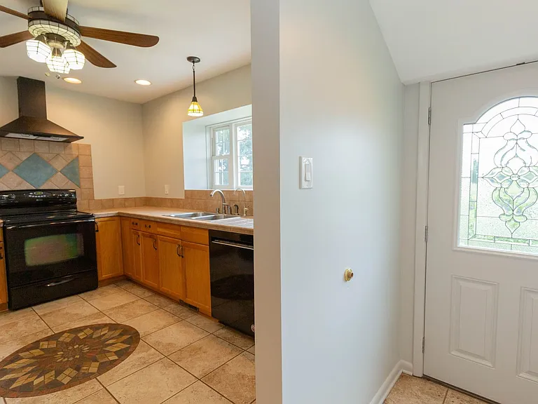 3093 Old Leetown Pike — Photo 15