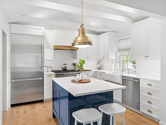 4th image of 37 Union St