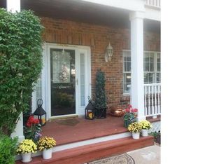 2008 Woodmoor Ridge Dr, Ballwin, MO 63011