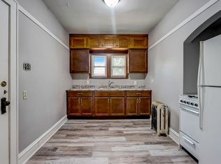 5230 W Wisconsin Ave APT 3, Milwaukee, WI