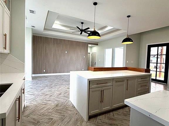 3rd image of 1503 Karianna Dr