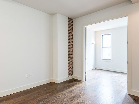 2nd image of 179 Maujer St #2M