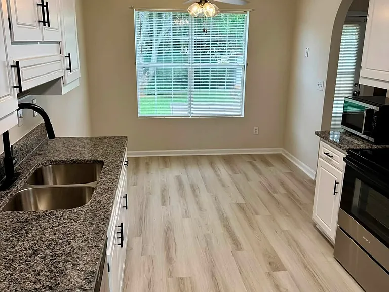 601 Windsor Dr — Photo 7
