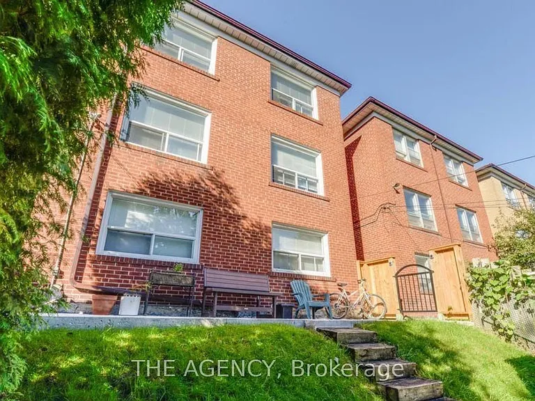 75 Keele St #1 — Photo 10