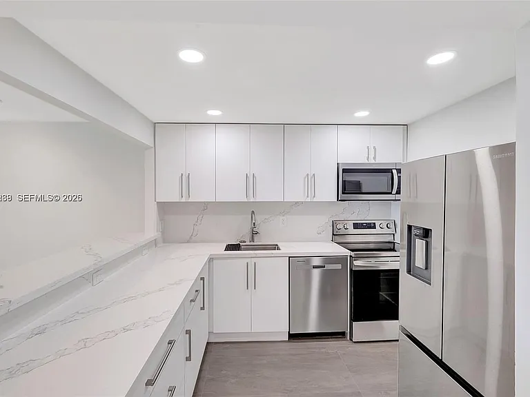 7928 West Dr #802 — Photo 4