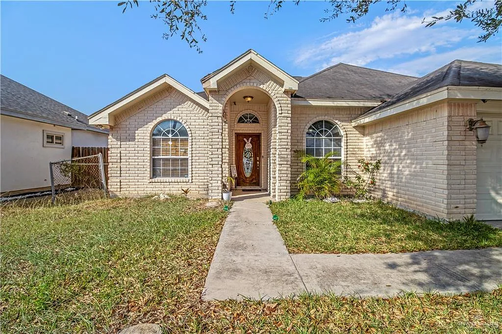 4 bed, 2.5 bath, 1804 sqft, $1,750 — Photo 1
