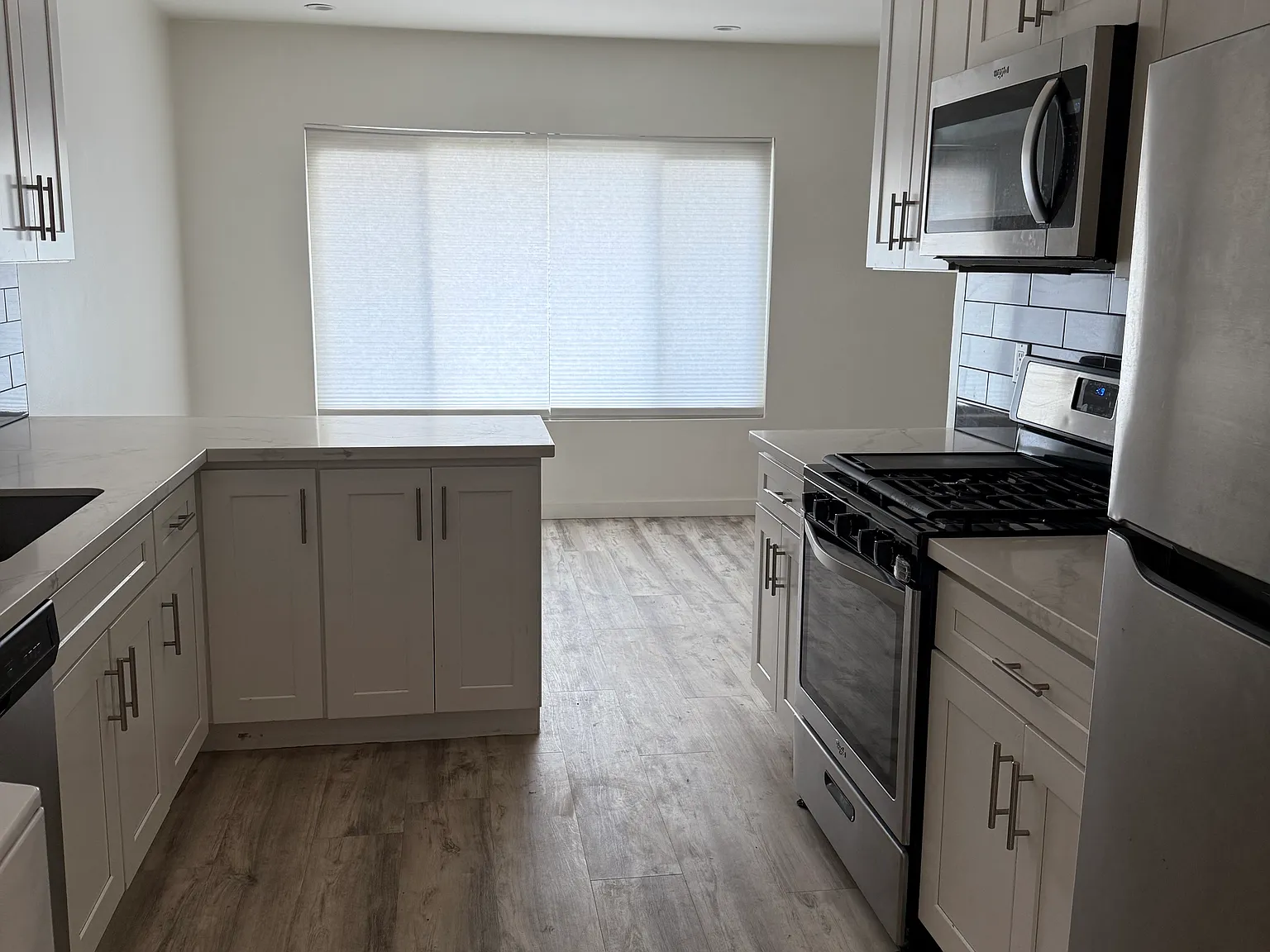 3 bed, $3,200 — Photo 4