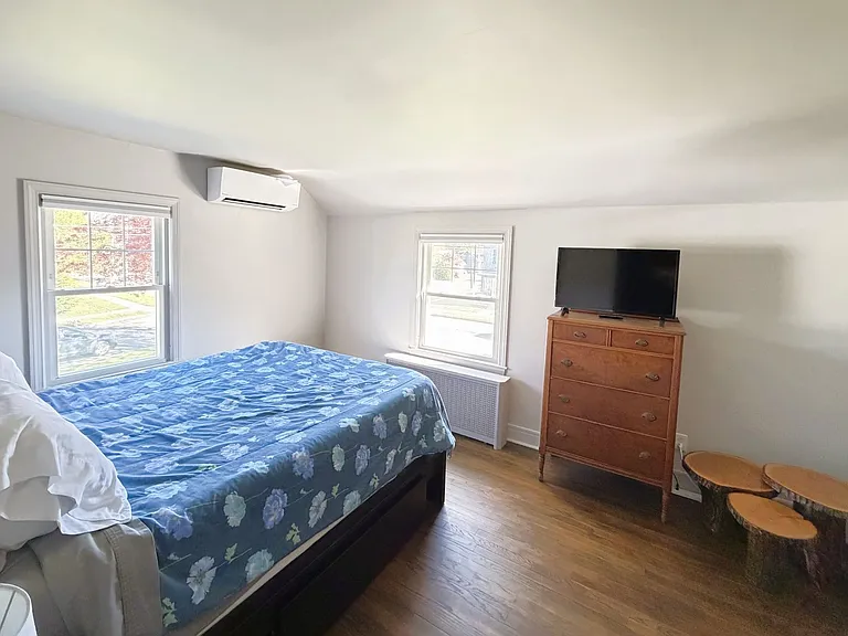 398 Elm St — Photo 5