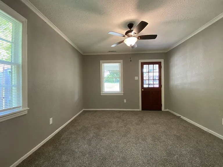 1345 Gill Ave — Photo 3