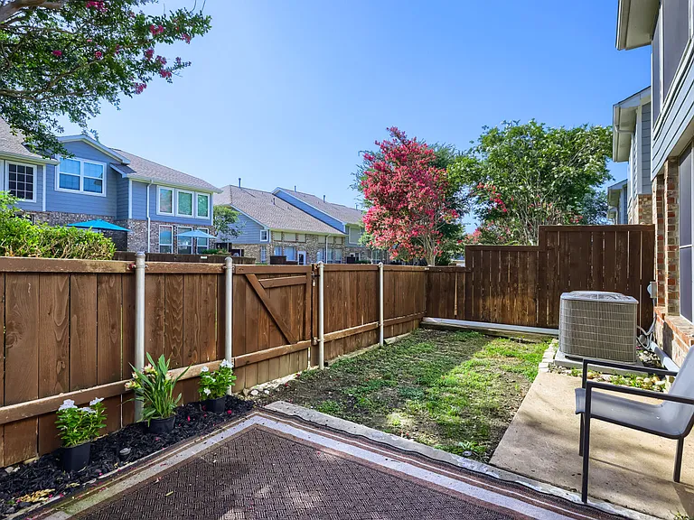 9809 Cambria Ct — Photo 26