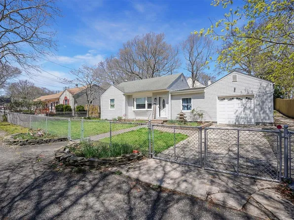 159 Ohls Street, Patchogue, NY 11772