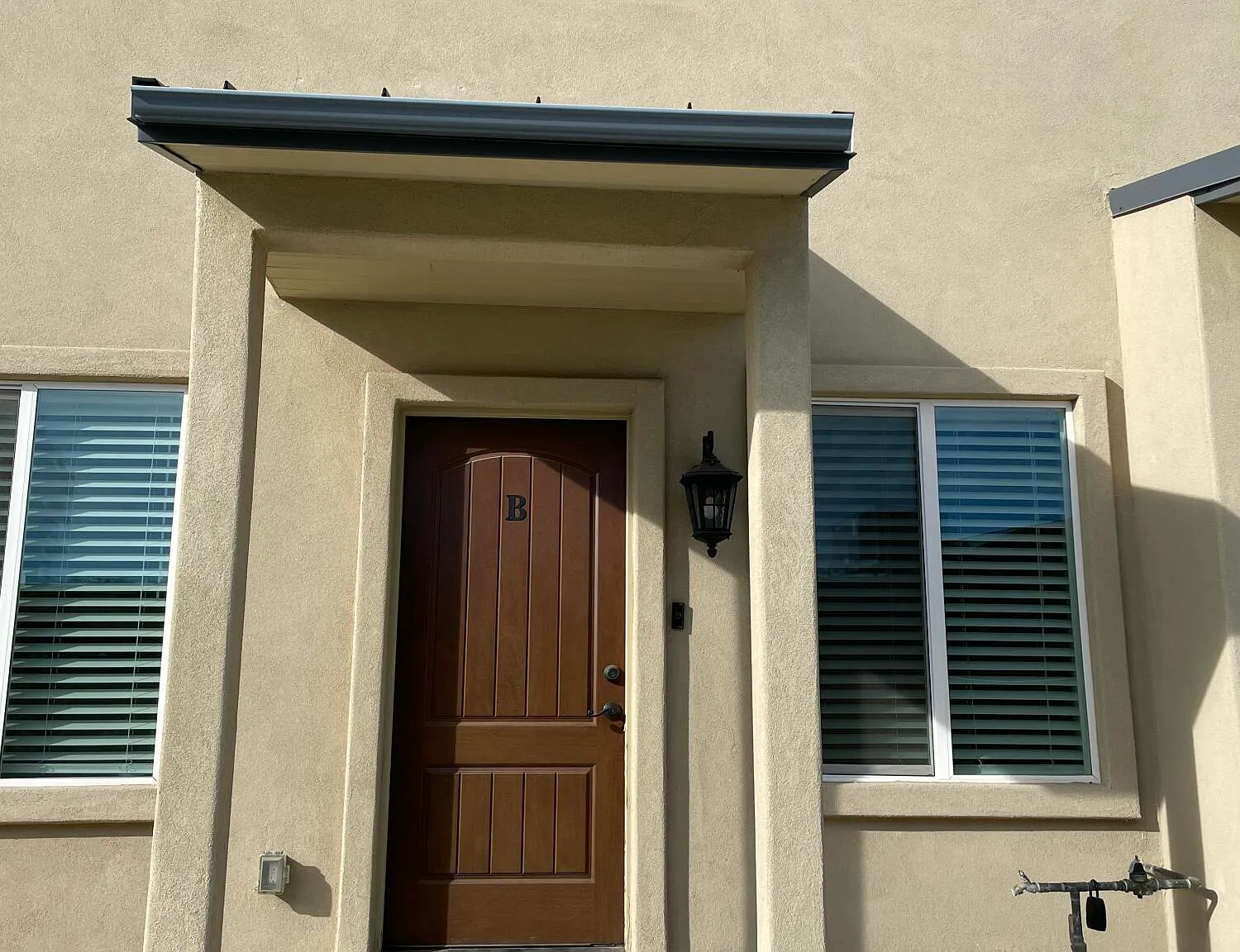 3 bed, 2.5 bath, 1468 sqft, $1,990 — Photo 1