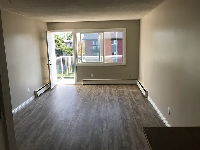2 bed, 1.0 bath, 950 sqft, $1,325 — Photo 1